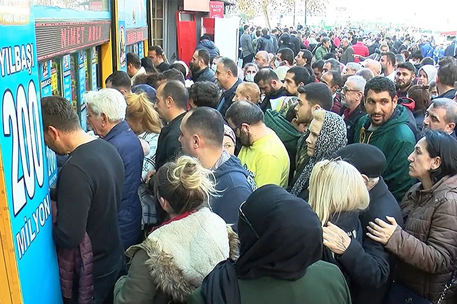 Istanbul, lottery shopping