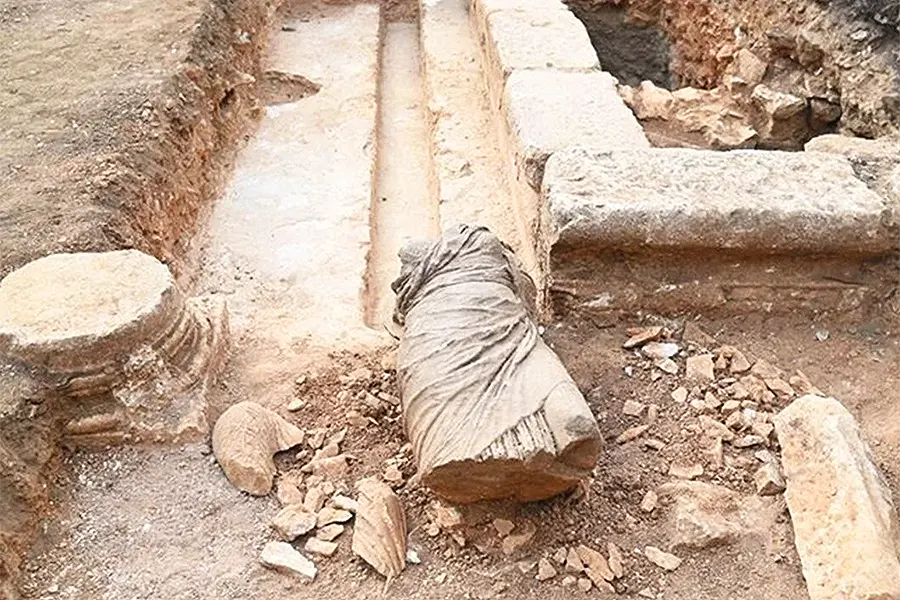 Turkey, statue in the ruins of Anemurium