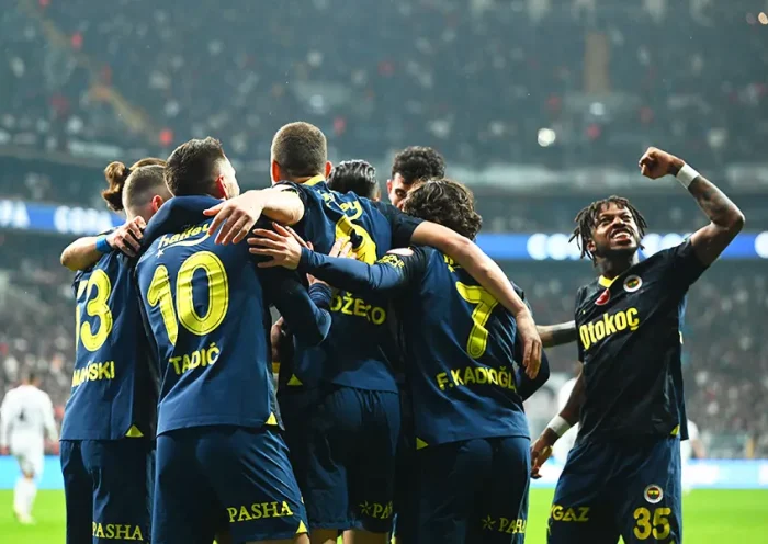 Fenerbahçe, victoria en el derbi ante el Beşiktaş