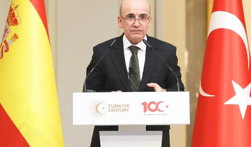Mehmet Şimşek en España