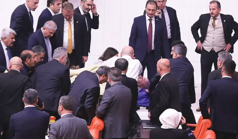 Turquía, muere un diputado en el parlamento