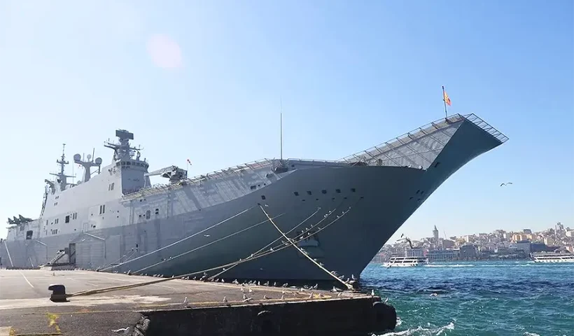 buque Juan Carlos I en Estambul