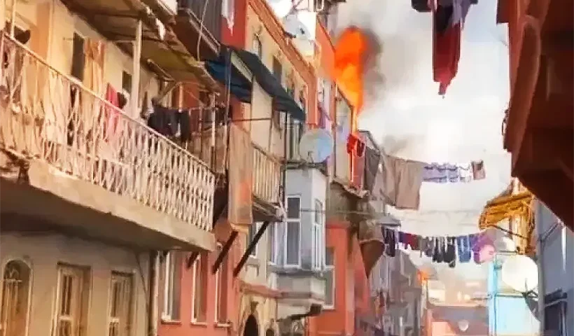 Estambul, incendio en Beyoğlu