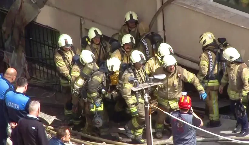 incendio de la discoteca Masquerade en Estambul
