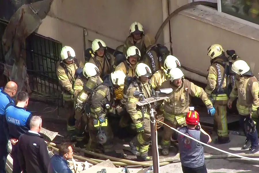incendio de la discoteca Masquerade en Estambul