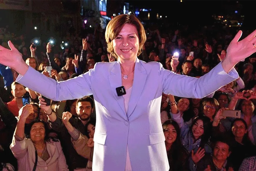 mujer, alcaldesa de Eskişehir