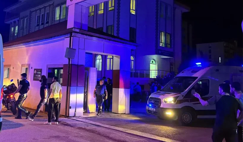 Turquía, tiroteo en una comisaría
