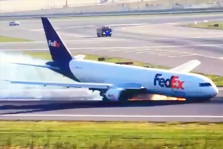 accidente de avión Boeing en el Aeropuerto de Estambul