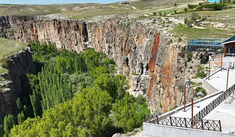 Capadocia, terraza sobre el Valle de Ihlara