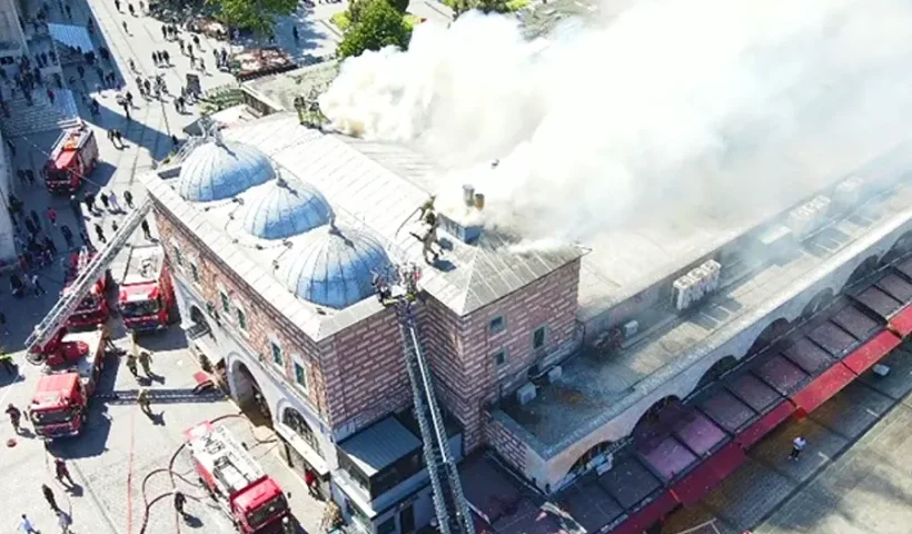 Estambul, incendio en el Bazar de las Especias
