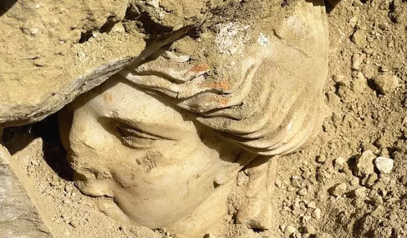 estatua de diosa griega en Laodicea