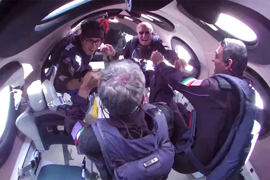 astronauta turco Atasever en el espacio
