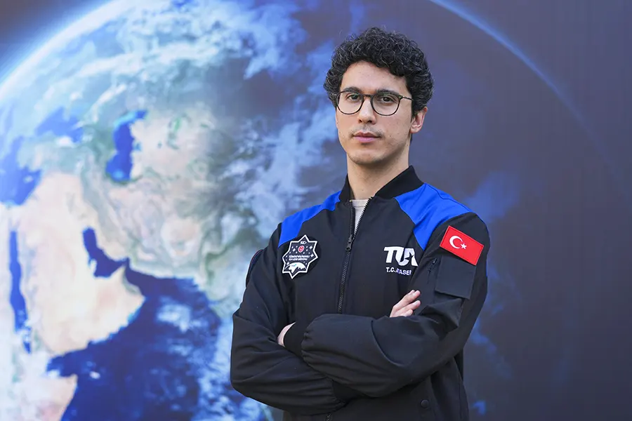 astronauta turco, Atasever
