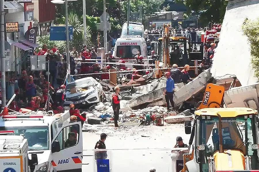 building collapsed in Istanbul