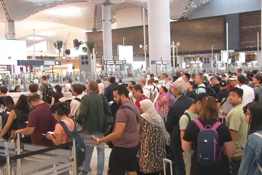 Queues at Istanbul Airport