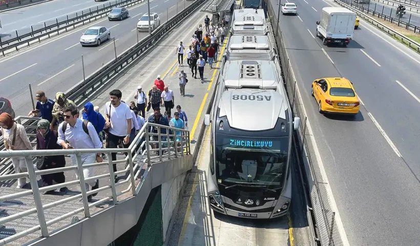 metrobús en Estambul