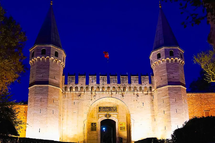 Palacio Topkapı de noche