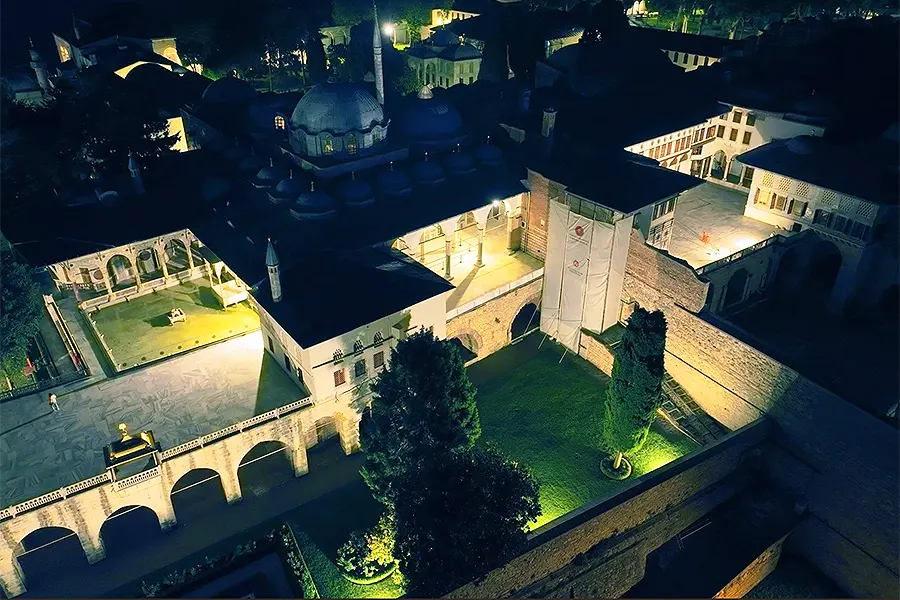 Topkapı de noche