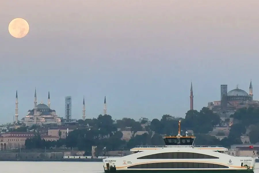 Estambul, Superluna Azul