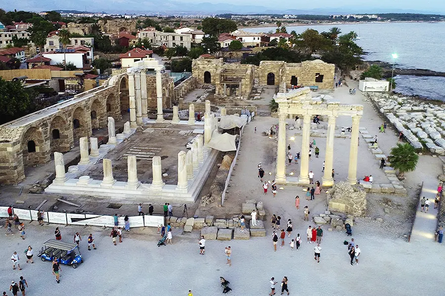 Antalya, templos de Side