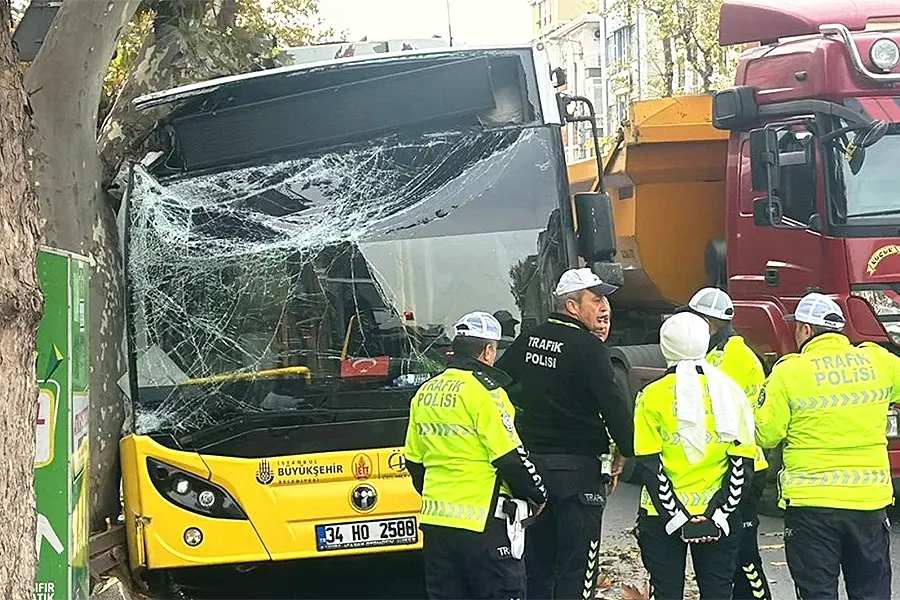 bus crash in Istanbul