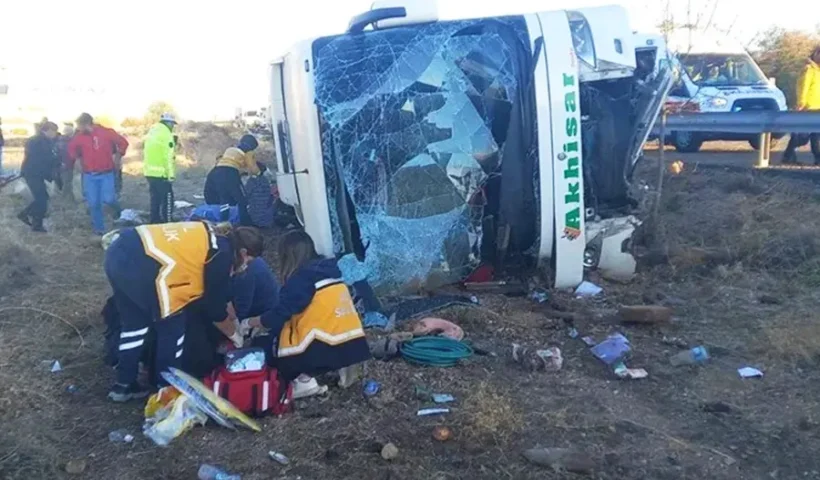 bus with Turkish tourists crashed