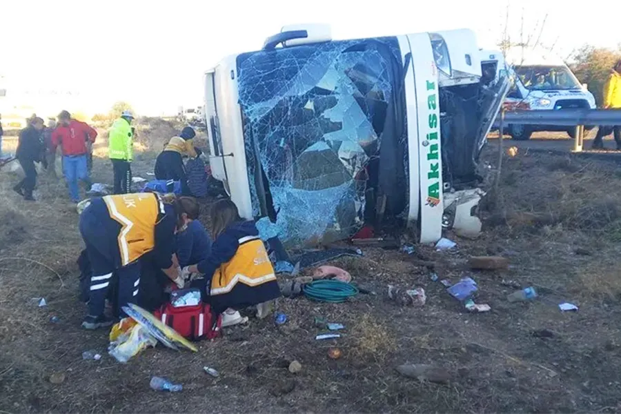 bus with Turkish tourists crashed