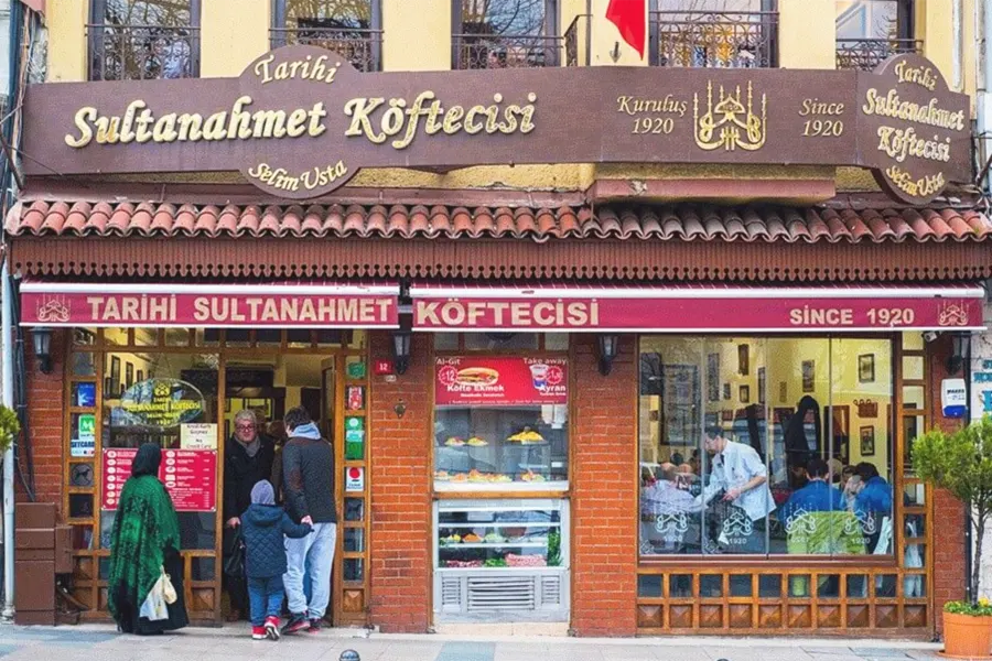 Tarihi Sultanahmet Köftecisi Selim Usta