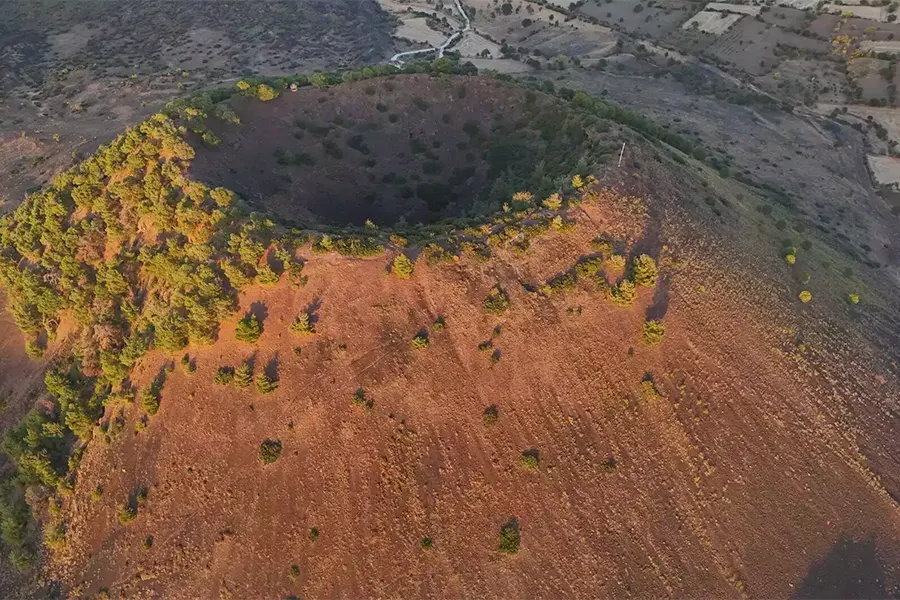 volcán en Manisa, Turquía