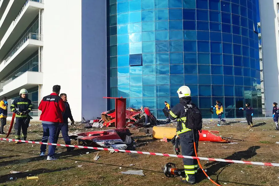 helicopter crash into a hospital