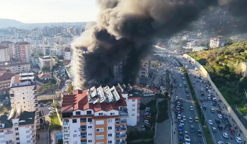 fire in a building in Antalya