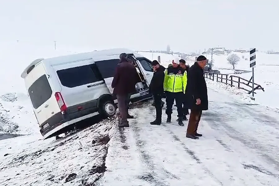 accidente de autobús por la nieve