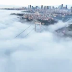 Estambul, niebla en el Bósforo