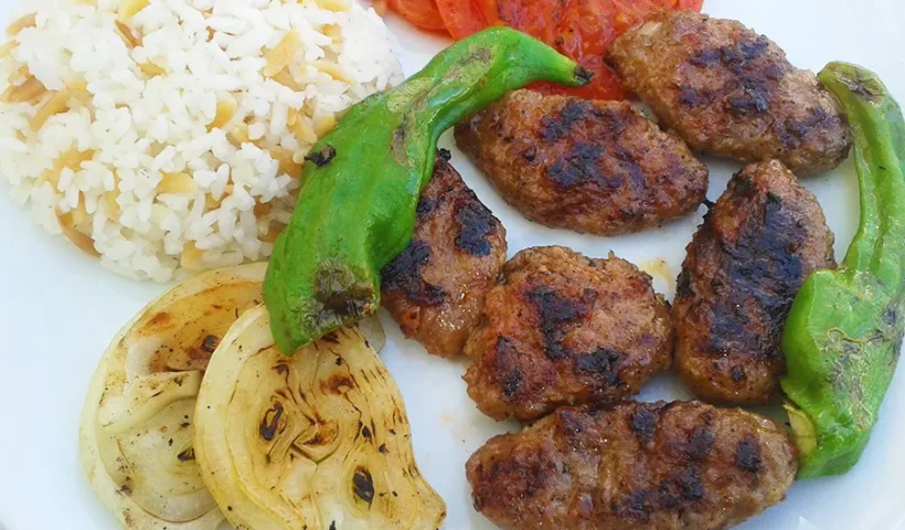 ızgara köfte (grilled meatballs)