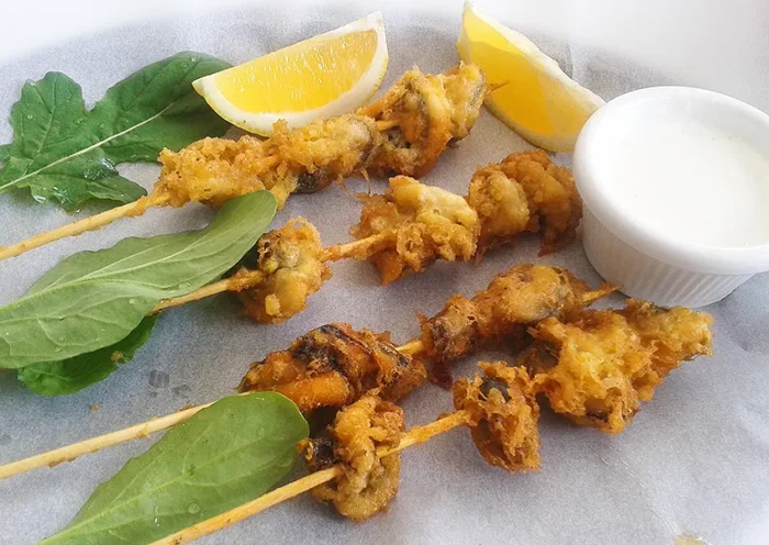 Midye tava (fried mussels)