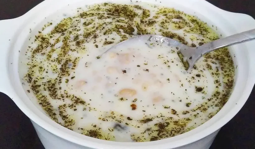 Naneli yoğurt çorbası (mint yoghurt soup)