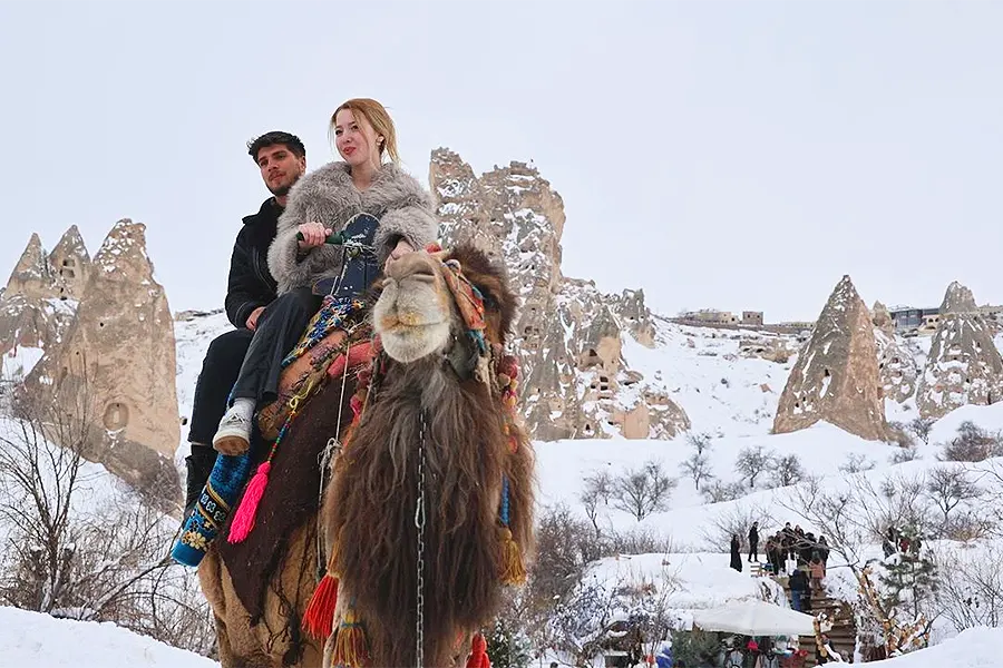 recorrido en camello por la Capadocia
