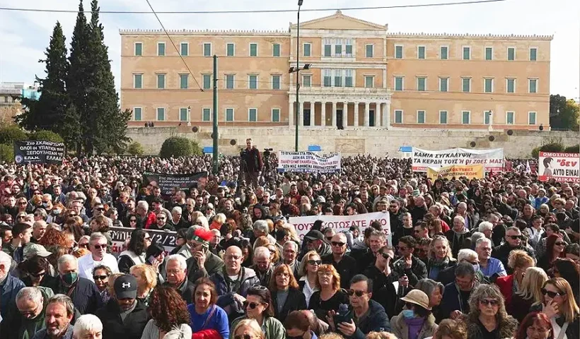 Grecia, protestas por el accidente de tren