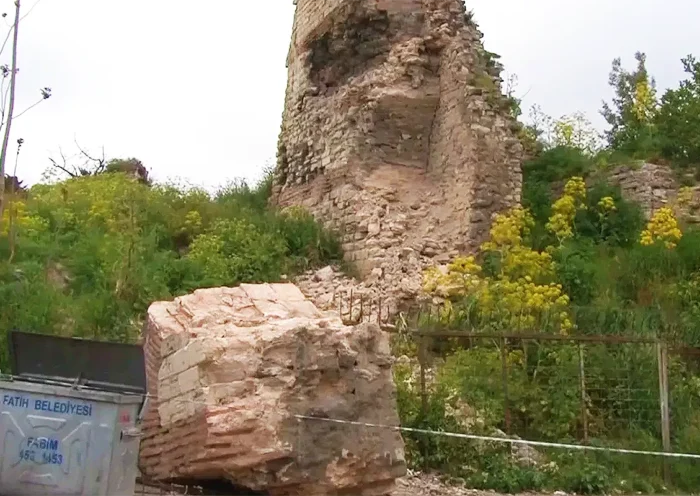 Constantinople's walls damaged after the earthquake