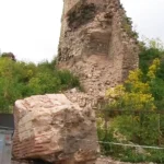 derrumbe de las murallas de Constantinopla tras el terremoto