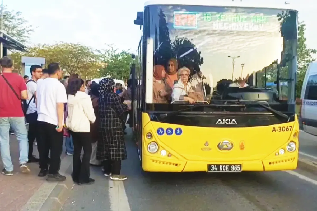 autobuses llenos en Estambul