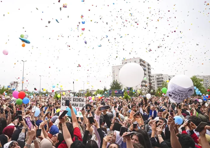 balloons released for a child with cancer
