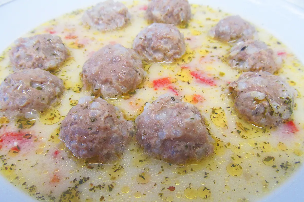 köfte soup with yoghurt