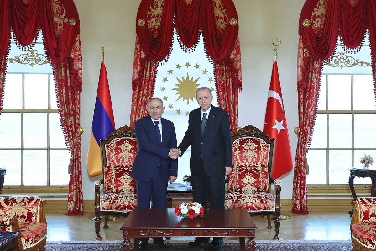 Pashinyan and Erdoğan in Istanbul