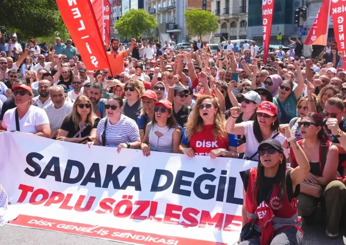 strike of municipal workers in Izmir