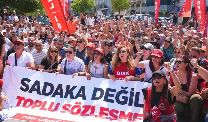 strike of municipal workers in Izmir