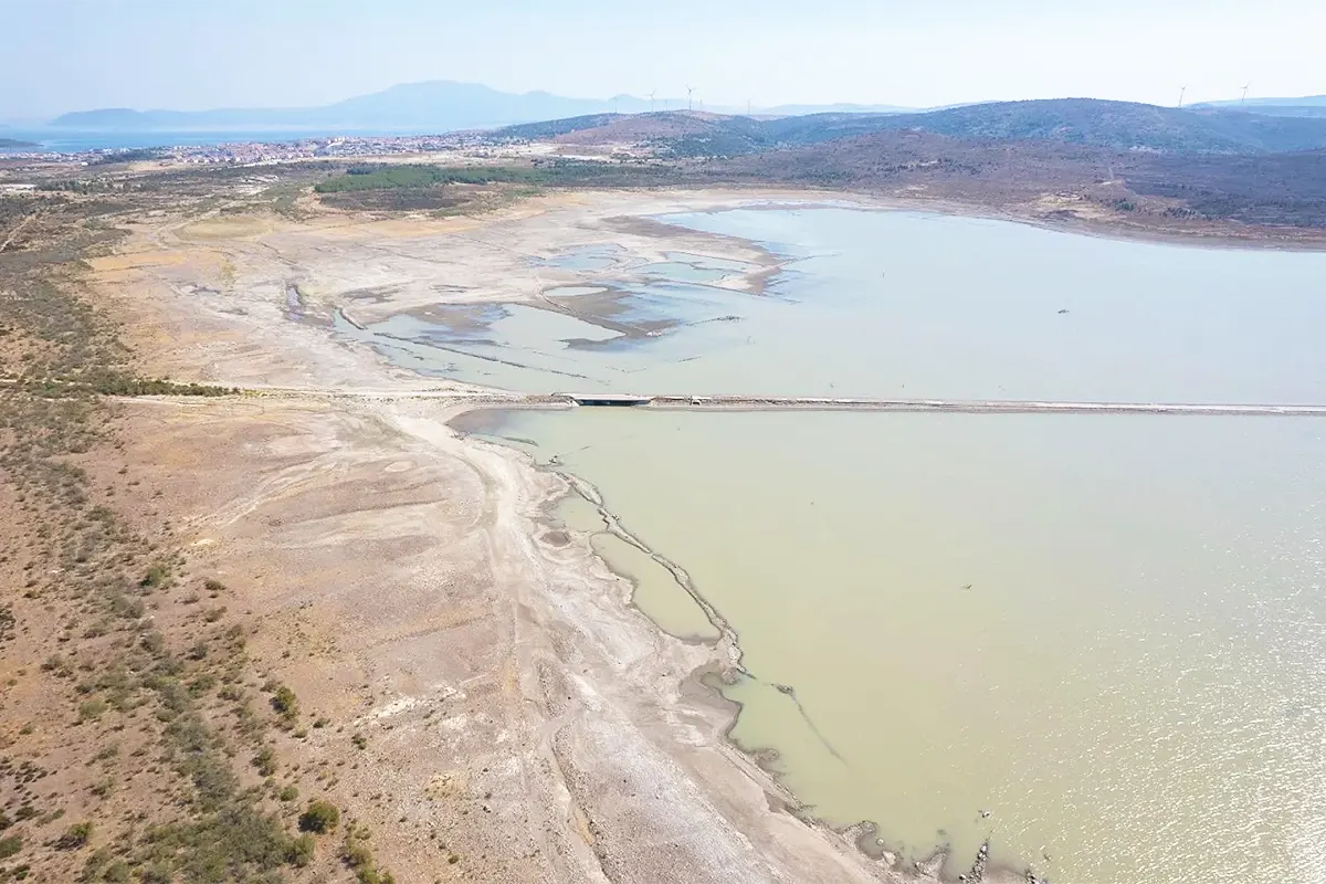 drought in a dam in Çeşme, Izmir