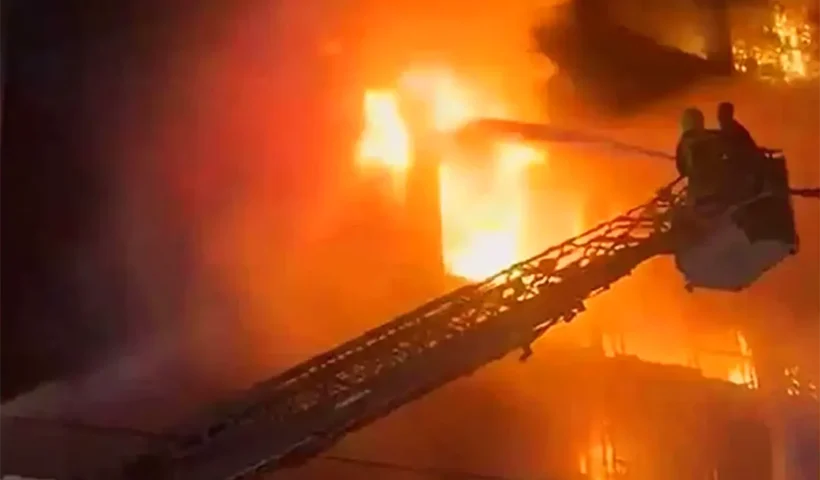 incendio en un centro comercial de Irak