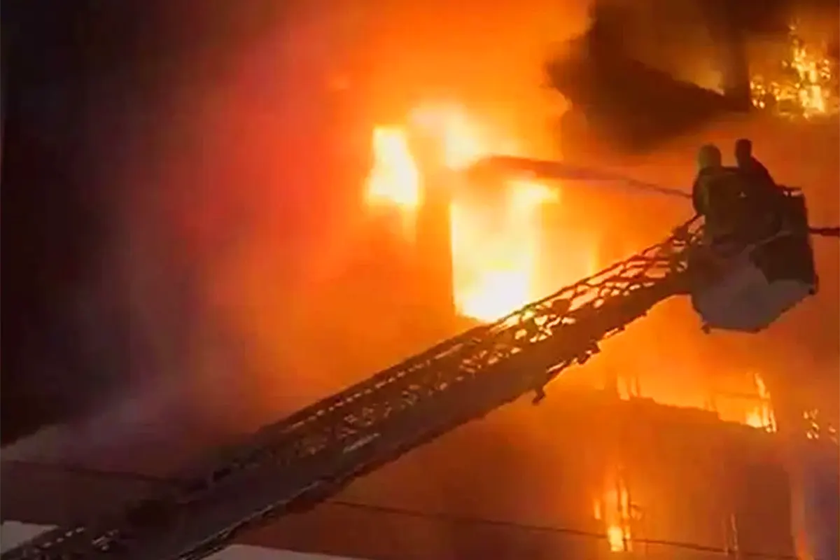 incendio en un centro comercial de Irak
