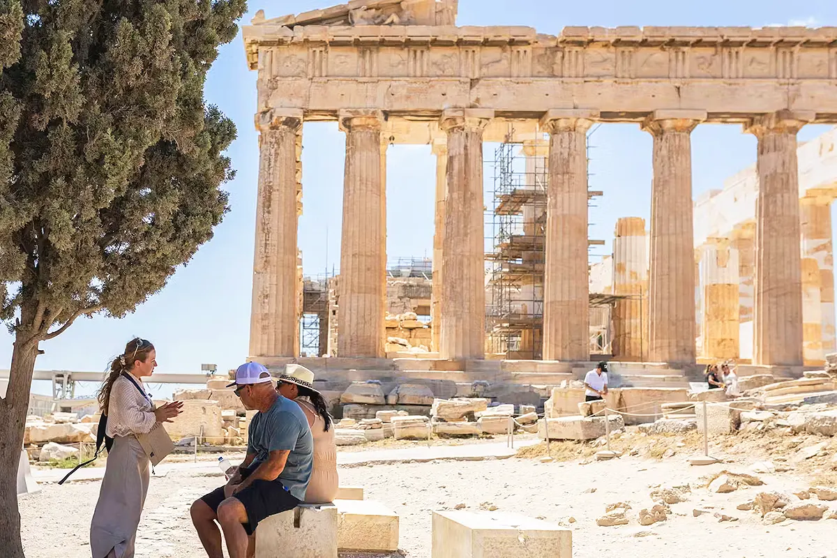 ola de calor en la Acrópolis de Atenas